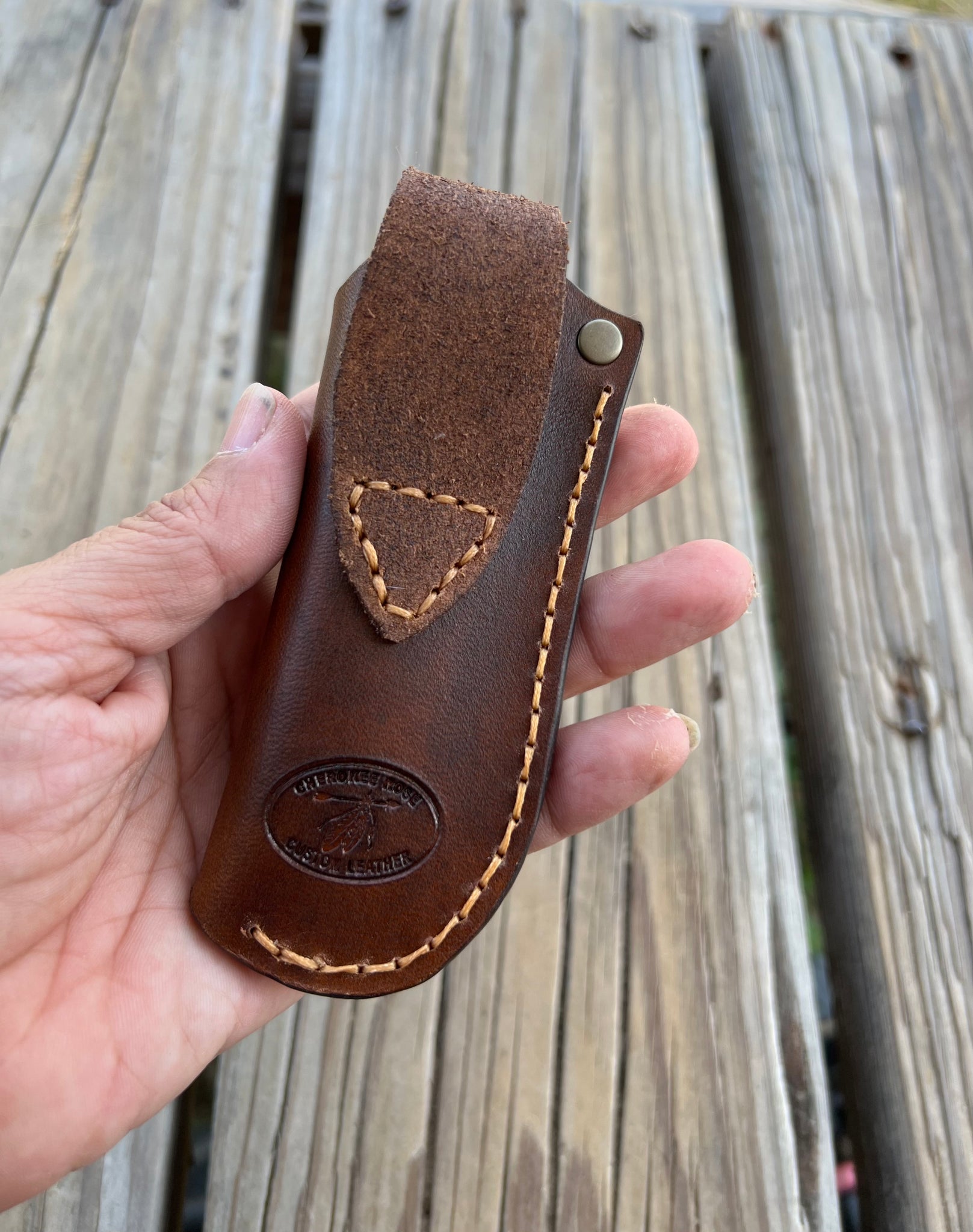 https://peyote-rose.com/cdn/shop/files/plain-hand-dyed-vertical-pocket-knife-sheath_4_1024x1024@2x.jpg?v=1691017155